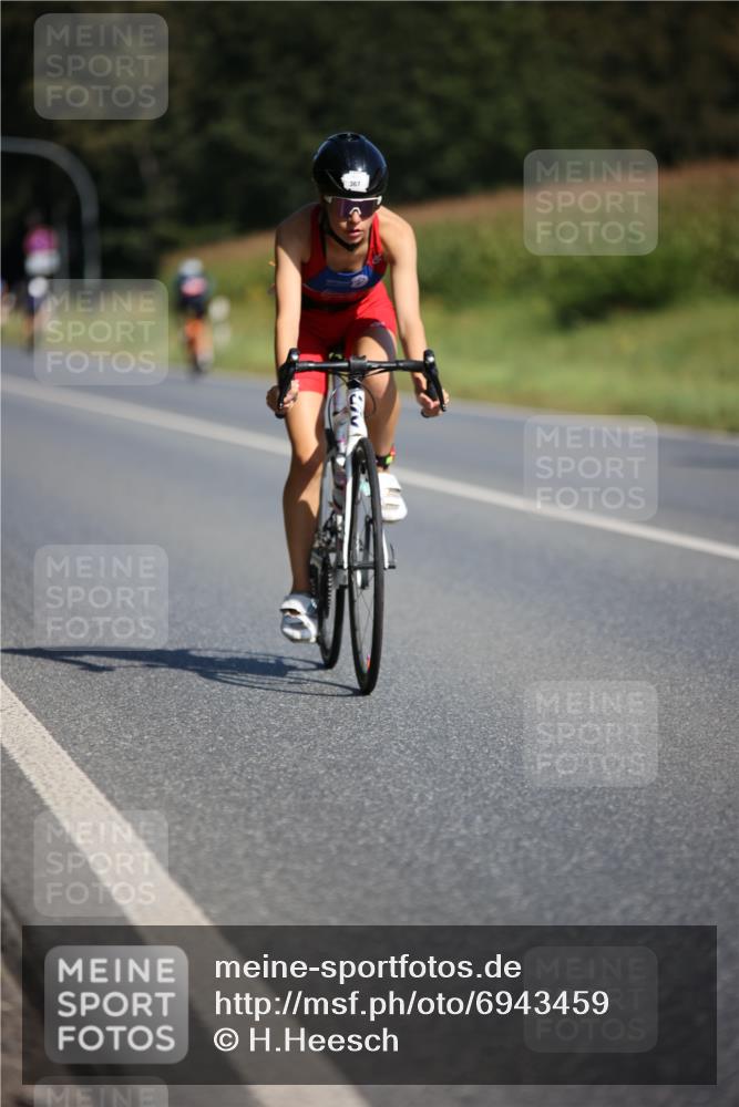 01.09.2024 - 17. Tribühne Triathlon H.Heesch http://msf.ph/oto/6943459 01.09.2024 11:31:56 Radfahren 367, 530, 556 meine-sportfotos.de