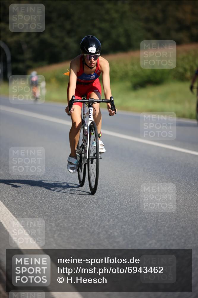 01.09.2024 - 17. Tribühne Triathlon H.Heesch http://msf.ph/oto/6943462 01.09.2024 11:31:56 Radfahren 367, 530, 556 meine-sportfotos.de