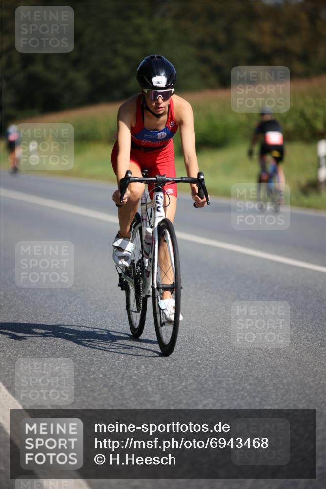 01.09.2024 - 17. Tribühne Triathlon H.Heesch http://msf.ph/oto/6943468 01.09.2024 11:31:56 Radfahren 367, 530, 556 meine-sportfotos.de