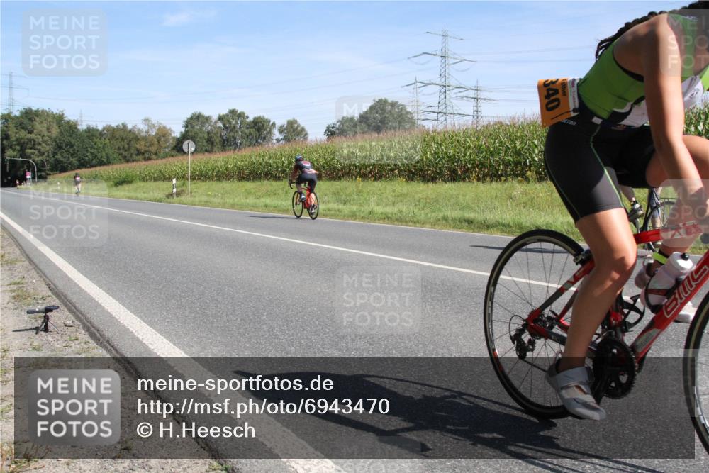 01.09.2024 - 17. Tribühne Triathlon H.Heesch http://msf.ph/oto/6943470 01.09.2024 11:33:21 Radfahren 340, 393, 443, 454, 501, 543 meine-sportfotos.de