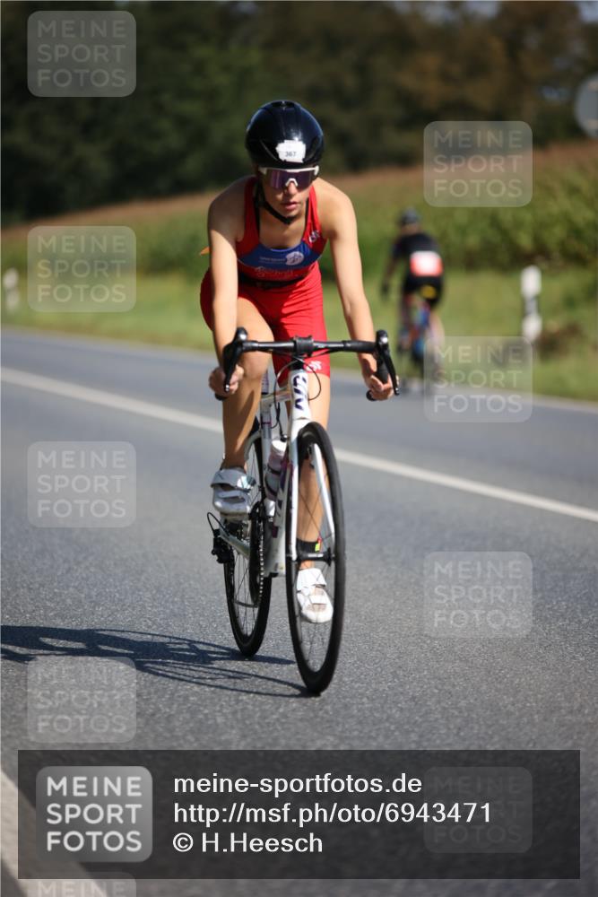 01.09.2024 - 17. Tribühne Triathlon H.Heesch http://msf.ph/oto/6943471 01.09.2024 11:31:56 Radfahren 367, 530, 556 meine-sportfotos.de