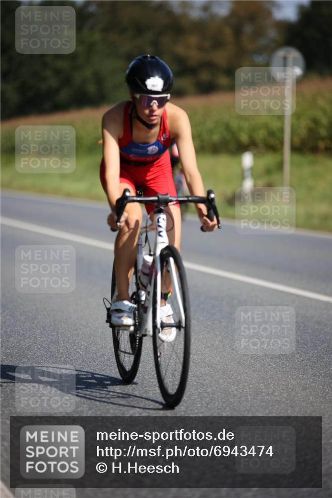 01.09.2024 - 17. Tribühne Triathlon H.Heesch http://msf.ph/oto/6943474 01.09.2024 11:31:56 Radfahren 367, 530, 556 meine-sportfotos.de