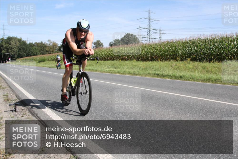 01.09.2024 - 17. Tribühne Triathlon H.Heesch http://msf.ph/oto/6943483 01.09.2024 11:33:48 Radfahren 489, 503 meine-sportfotos.de