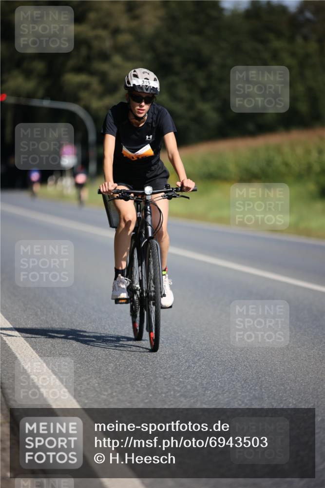 01.09.2024 - 17. Tribühne Triathlon H.Heesch http://msf.ph/oto/6943503 01.09.2024 11:32:42 Radfahren 315, 334, 468, 482 meine-sportfotos.de