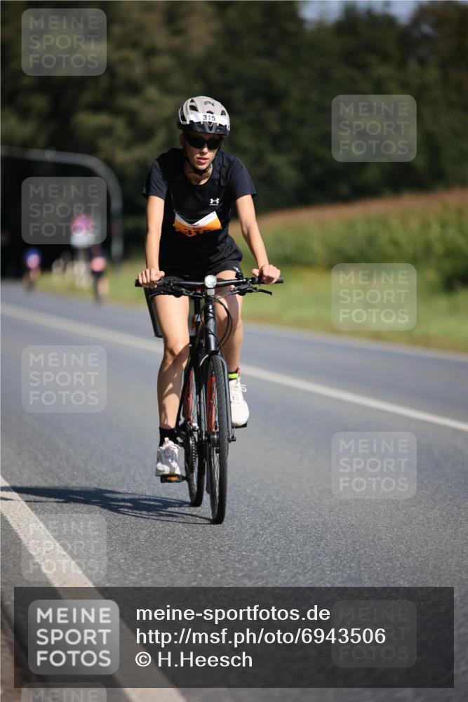 01.09.2024 - 17. Tribühne Triathlon H.Heesch http://msf.ph/oto/6943506 01.09.2024 11:32:42 Radfahren 315, 334, 468, 482 meine-sportfotos.de