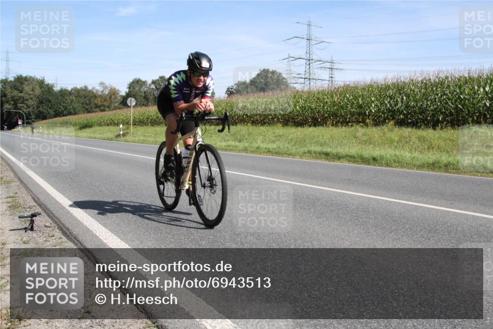 01.09.2024 - 17. Tribühne Triathlon H.Heesch http://msf.ph/oto/6943513 01.09.2024 11:34:50 Radfahren 308, 322, 428, 521 meine-sportfotos.de