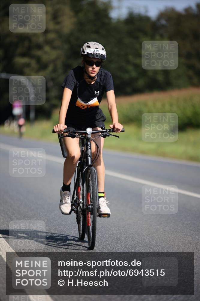 01.09.2024 - 17. Tribühne Triathlon H.Heesch http://msf.ph/oto/6943515 01.09.2024 11:32:42 Radfahren 315, 334, 468, 482 meine-sportfotos.de