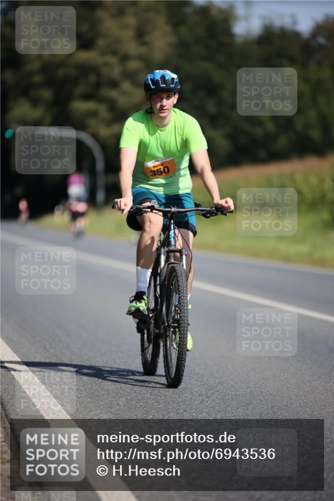 01.09.2024 - 17. Tribühne Triathlon H.Heesch http://msf.ph/oto/6943536 01.09.2024 11:32:57 Radfahren 350, 401, 494 meine-sportfotos.de