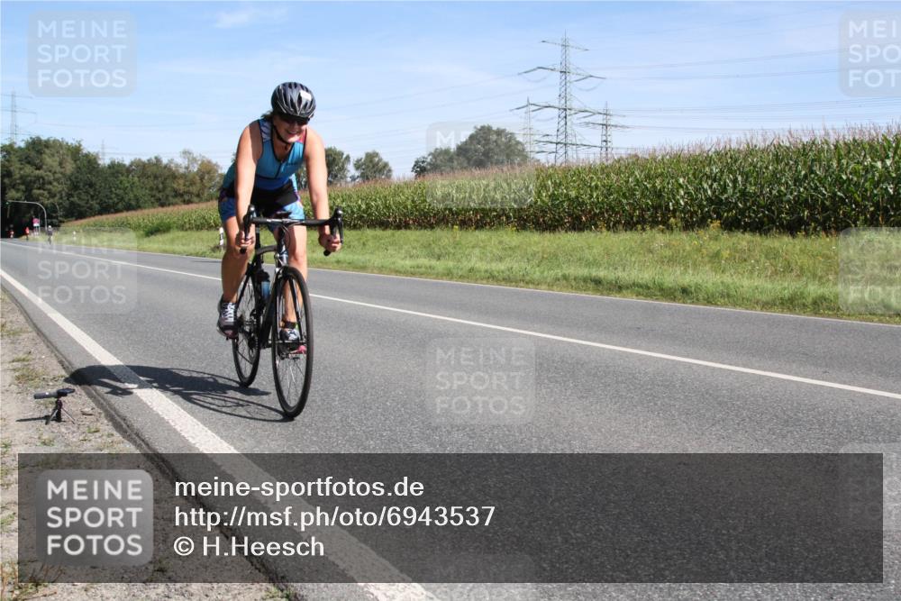 01.09.2024 - 17. Tribühne Triathlon H.Heesch http://msf.ph/oto/6943537 01.09.2024 11:35:14 Radfahren 413, 449, 451, 510 meine-sportfotos.de