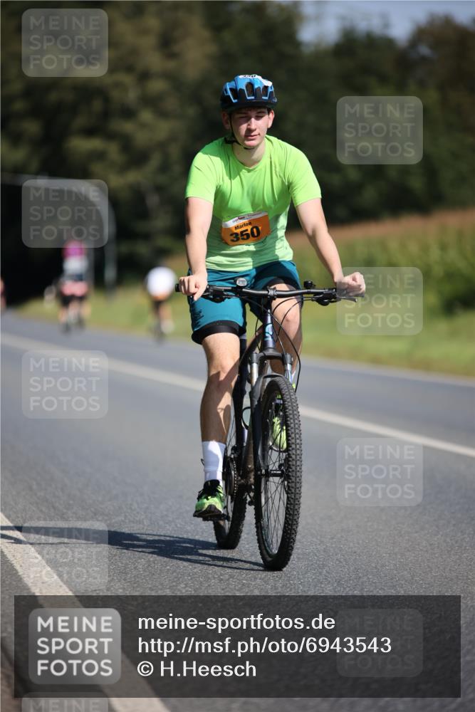 01.09.2024 - 17. Tribühne Triathlon H.Heesch http://msf.ph/oto/6943543 01.09.2024 11:32:57 Radfahren 350, 401, 494 meine-sportfotos.de