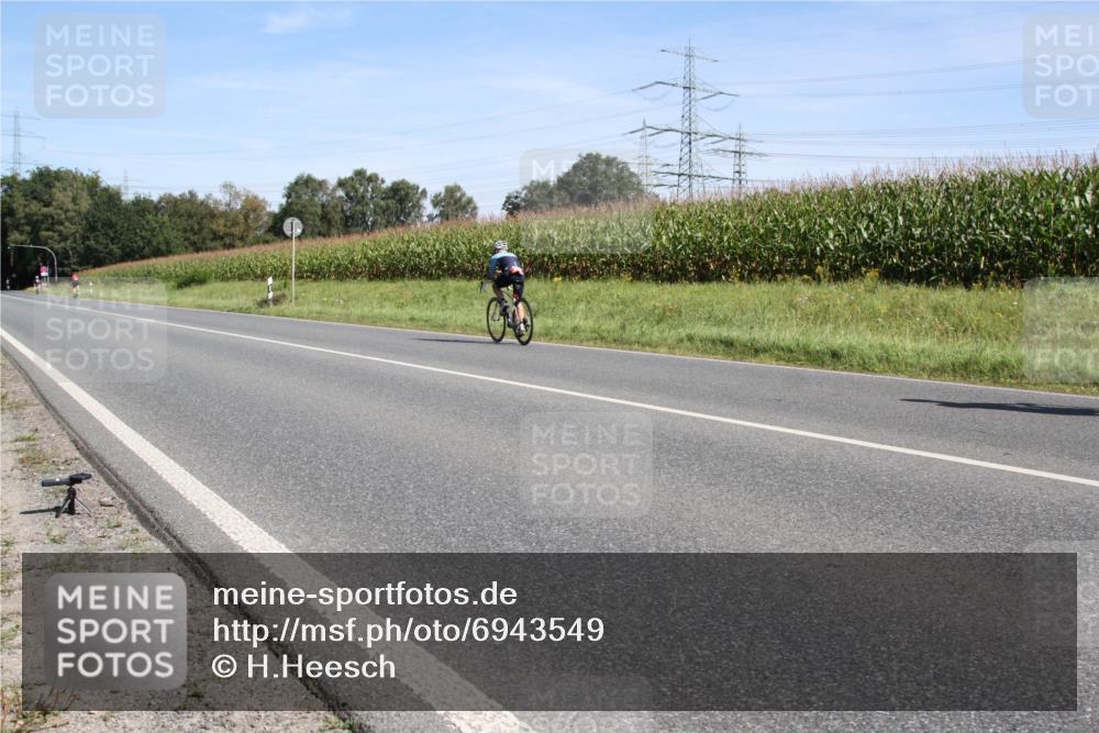 01.09.2024 - 17. Tribühne Triathlon H.Heesch http://msf.ph/oto/6943549 01.09.2024 11:35:28 Radfahren 426, 496, 515 meine-sportfotos.de