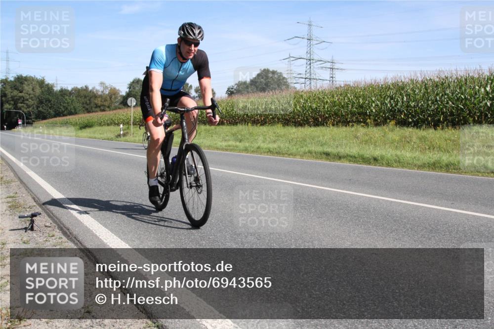 01.09.2024 - 17. Tribühne Triathlon H.Heesch http://msf.ph/oto/6943565 01.09.2024 11:36:10 Radfahren 394, 425, 505, 534 meine-sportfotos.de