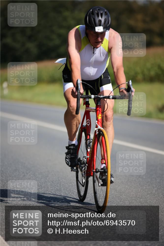 01.09.2024 - 17. Tribühne Triathlon H.Heesch http://msf.ph/oto/6943570 01.09.2024 11:33:04 Radfahren 328, 401, 541, 542 meine-sportfotos.de