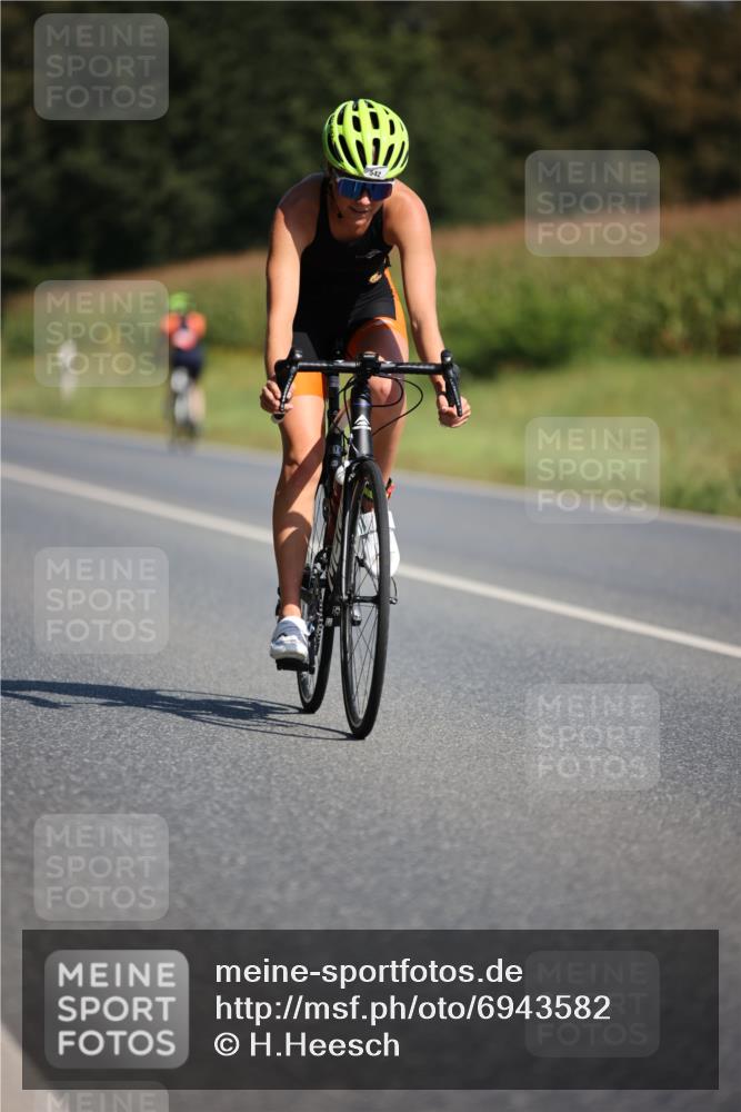 01.09.2024 - 17. Tribühne Triathlon H.Heesch http://msf.ph/oto/6943582 01.09.2024 11:33:10 Radfahren 328, 340, 443, 454, 541, 542, 543 meine-sportfotos.de