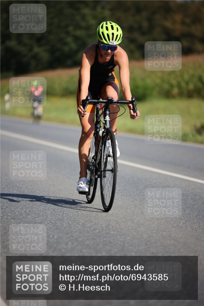 01.09.2024 - 17. Tribühne Triathlon H.Heesch http://msf.ph/oto/6943585 01.09.2024 11:33:10 Radfahren 328, 340, 443, 454, 541, 542, 543 meine-sportfotos.de