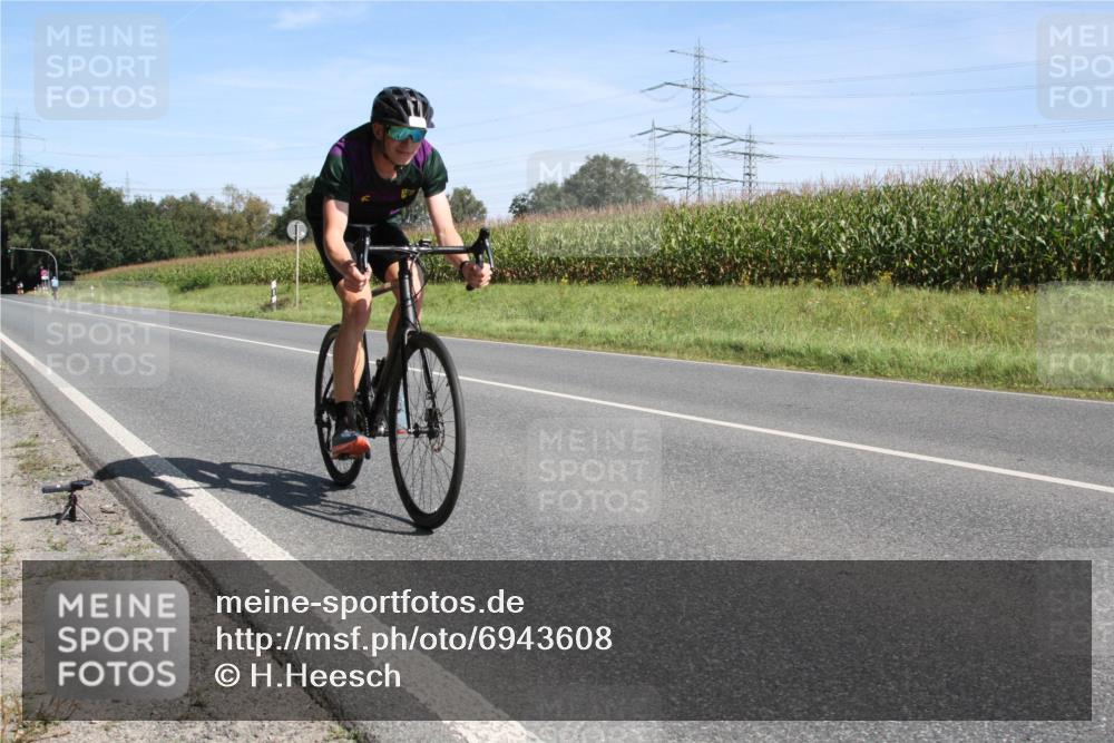 01.09.2024 - 17. Tribühne Triathlon H.Heesch http://msf.ph/oto/6943608 01.09.2024 11:36:44 Radfahren 309, 341, 395, 398, 409 meine-sportfotos.de