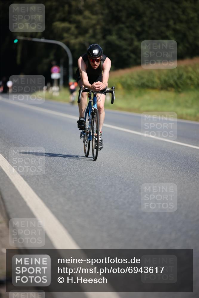 01.09.2024 - 17. Tribühne Triathlon H.Heesch http://msf.ph/oto/6943617 01.09.2024 11:33:15 Radfahren 340, 443, 454, 501, 541, 543 meine-sportfotos.de