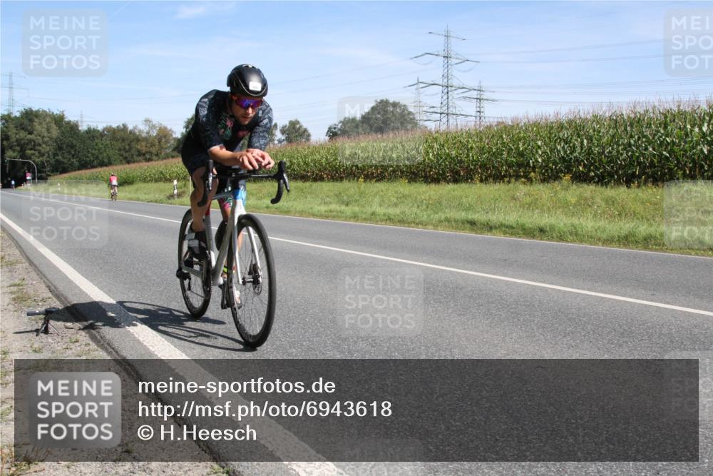 01.09.2024 - 17. Tribühne Triathlon H.Heesch http://msf.ph/oto/6943618 01.09.2024 11:36:52 Radfahren 395, 485, 486 meine-sportfotos.de