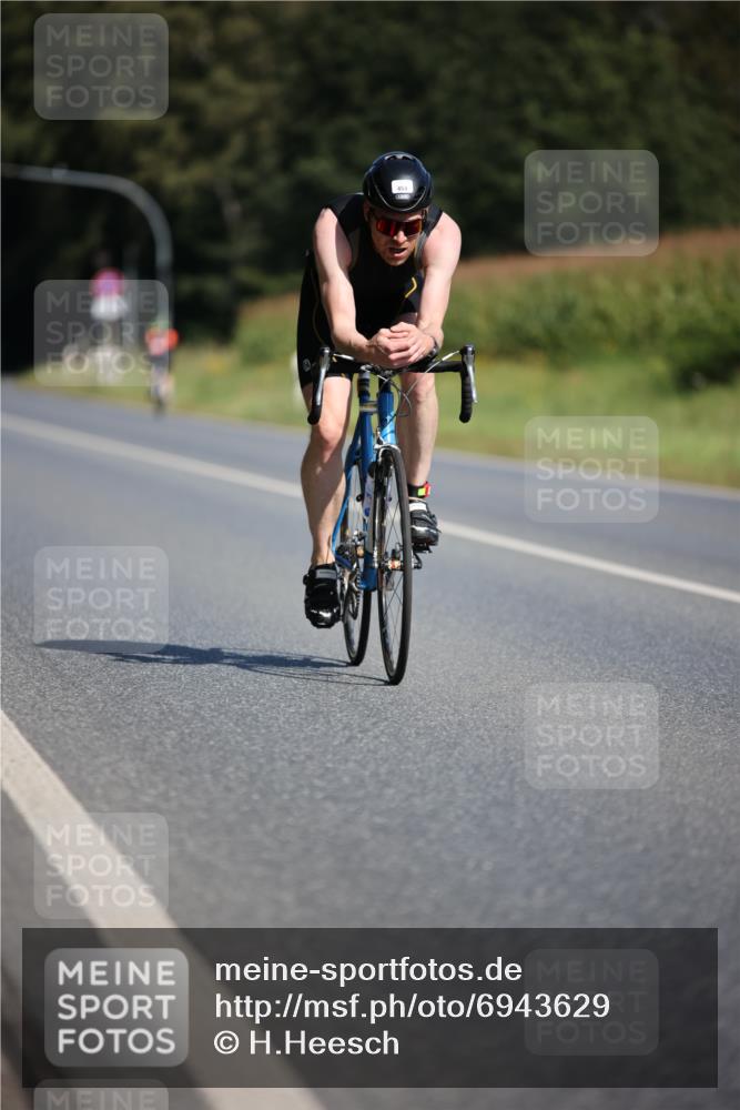 01.09.2024 - 17. Tribühne Triathlon H.Heesch http://msf.ph/oto/6943629 01.09.2024 11:33:15 Radfahren 340, 443, 454, 501, 541, 543 meine-sportfotos.de