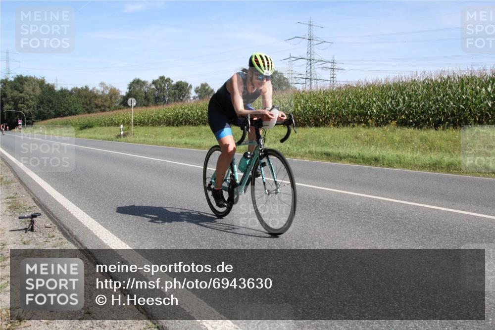 01.09.2024 - 17. Tribühne Triathlon H.Heesch http://msf.ph/oto/6943630 01.09.2024 11:37:11 Radfahren 372, 459, 536 meine-sportfotos.de