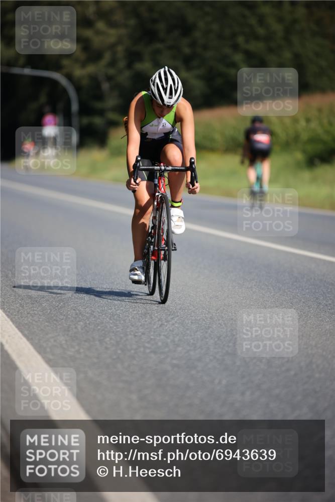01.09.2024 - 17. Tribühne Triathlon H.Heesch http://msf.ph/oto/6943639 01.09.2024 11:33:20 Radfahren 340, 393, 443, 501, 543 meine-sportfotos.de