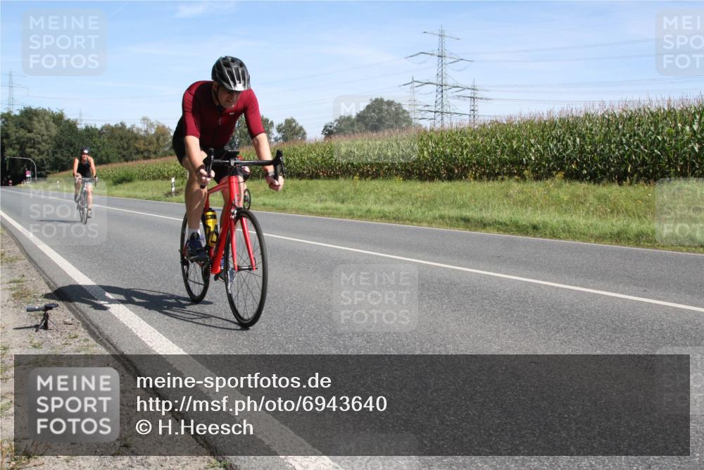 01.09.2024 - 17. Tribühne Triathlon H.Heesch http://msf.ph/oto/6943640 01.09.2024 11:37:18 Radfahren 412, 460, 504, 508, 536 meine-sportfotos.de