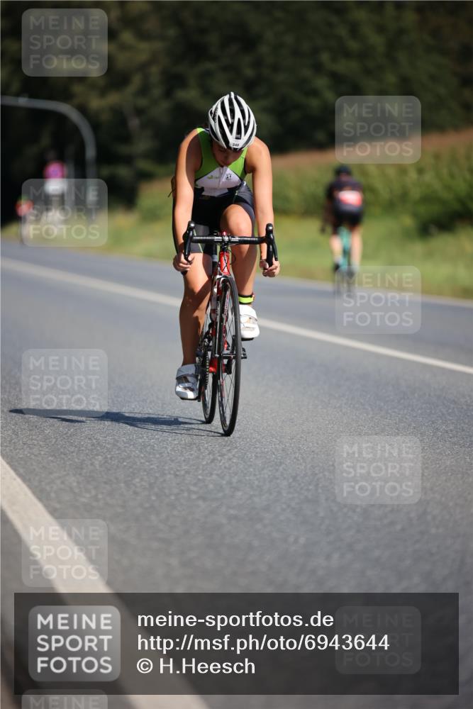 01.09.2024 - 17. Tribühne Triathlon H.Heesch http://msf.ph/oto/6943644 01.09.2024 11:33:20 Radfahren 340, 393, 443, 501, 543 meine-sportfotos.de