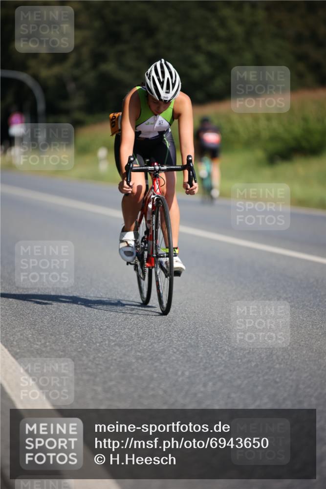 01.09.2024 - 17. Tribühne Triathlon H.Heesch http://msf.ph/oto/6943650 01.09.2024 11:33:20 Radfahren 340, 393, 443, 501, 543 meine-sportfotos.de
