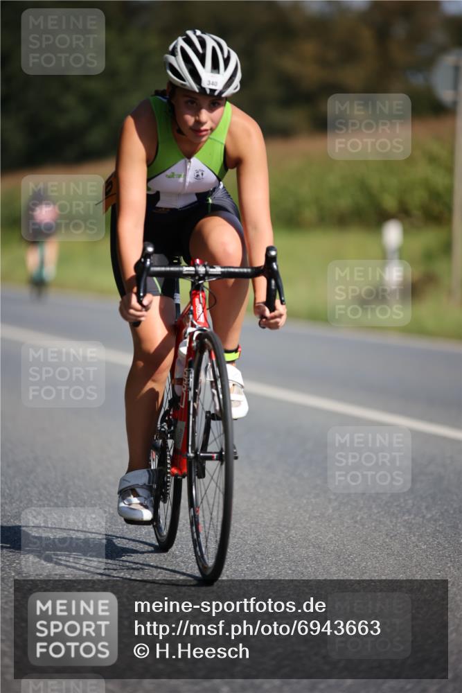 01.09.2024 - 17. Tribühne Triathlon H.Heesch http://msf.ph/oto/6943663 01.09.2024 11:33:20 Radfahren 340, 393, 443, 501, 543 meine-sportfotos.de
