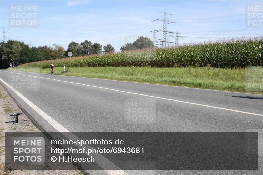 01.09.2024 - 17. Tribühne Triathlon H.Heesch http://msf.ph/oto/6943681 01.09.2024 11:38:00 Radfahren 445, 478, 520, 529, 542 meine-sportfotos.de