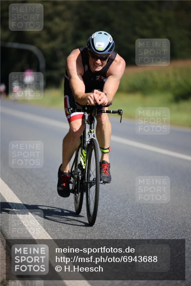 01.09.2024 - 17. Tribühne Triathlon H.Heesch http://msf.ph/oto/6943688 01.09.2024 11:33:48 Radfahren 489 meine-sportfotos.de