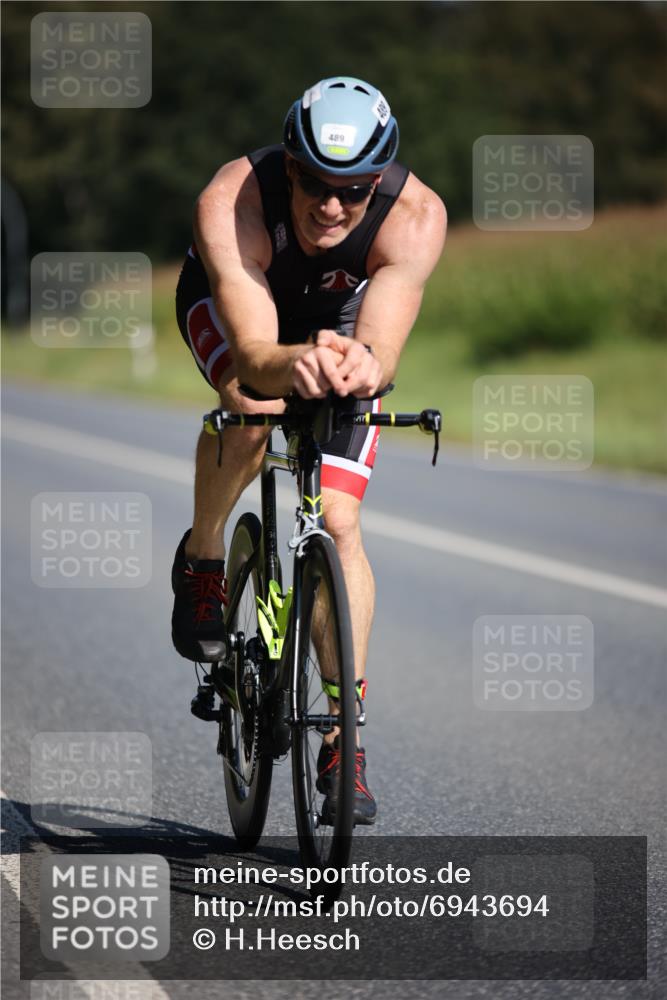 01.09.2024 - 17. Tribühne Triathlon H.Heesch http://msf.ph/oto/6943694 01.09.2024 11:33:49 Radfahren 489 meine-sportfotos.de