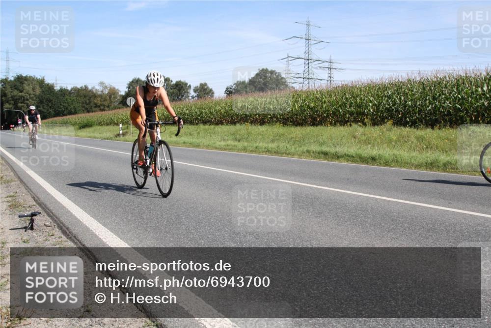 01.09.2024 - 17. Tribühne Triathlon H.Heesch http://msf.ph/oto/6943700 01.09.2024 11:38:19 Radfahren 360, 362, 463, 498 meine-sportfotos.de