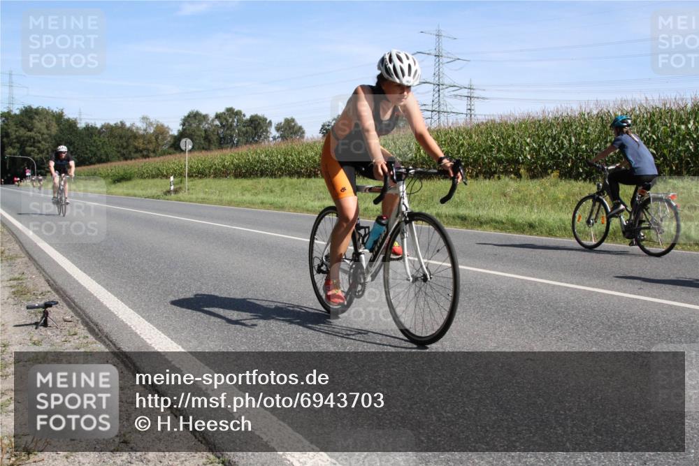 01.09.2024 - 17. Tribühne Triathlon H.Heesch http://msf.ph/oto/6943703 01.09.2024 11:38:19 Radfahren 360, 362, 463, 498 meine-sportfotos.de