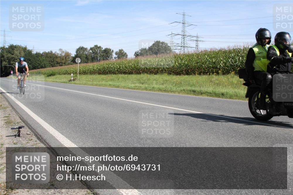 01.09.2024 - 17. Tribühne Triathlon H.Heesch http://msf.ph/oto/6943731 01.09.2024 11:39:03 Radfahren 465 meine-sportfotos.de