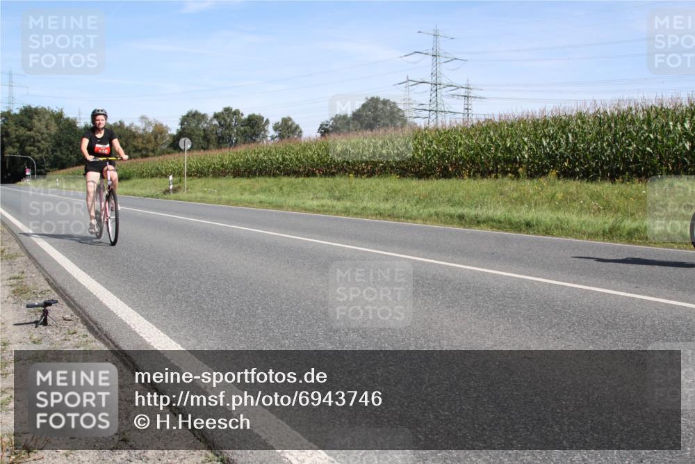 01.09.2024 - 17. Tribühne Triathlon H.Heesch http://msf.ph/oto/6943746 01.09.2024 11:39:26 Radfahren 333, 373, 402, 440 meine-sportfotos.de