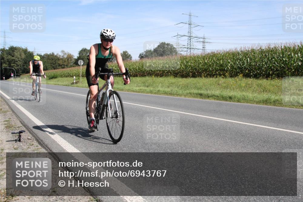 01.09.2024 - 17. Tribühne Triathlon H.Heesch http://msf.ph/oto/6943767 01.09.2024 11:39:52 Radfahren 347, 452, 480, 481, 513, 1479 meine-sportfotos.de