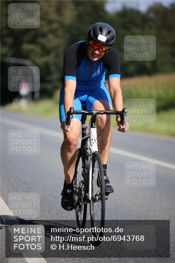 01.09.2024 - 17. Tribühne Triathlon H.Heesch http://msf.ph/oto/6943768 01.09.2024 11:34:09 Radfahren 329, 417 meine-sportfotos.de