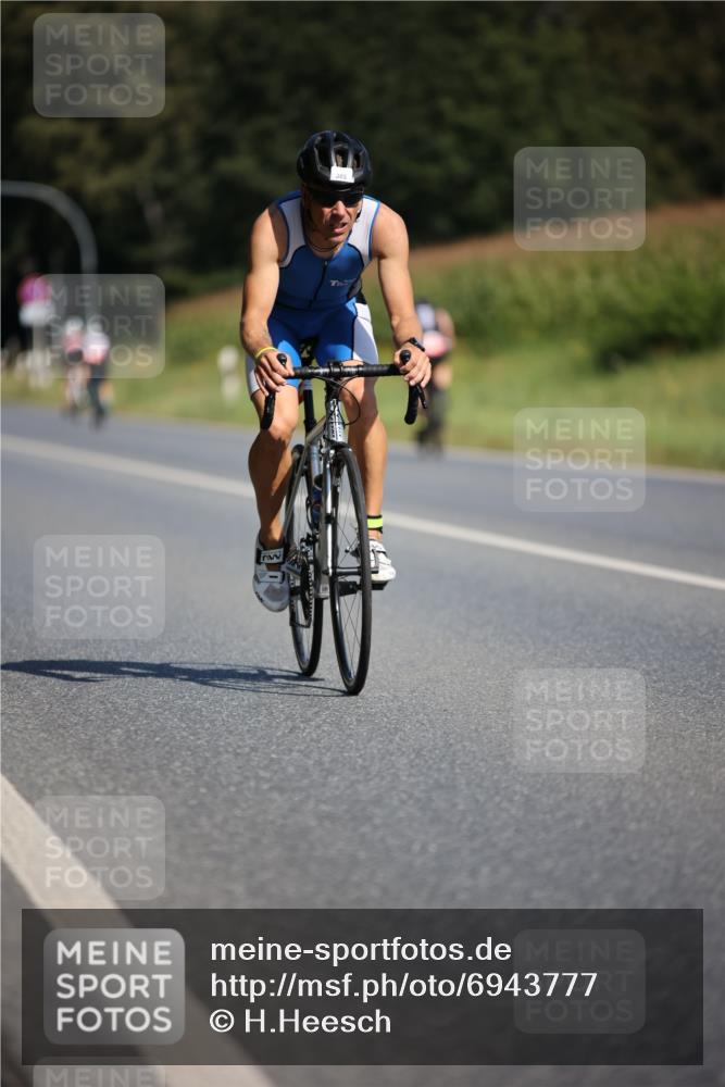 01.09.2024 - 17. Tribühne Triathlon H.Heesch http://msf.ph/oto/6943777 01.09.2024 11:34:35 Radfahren 348, 385, 387, 546 meine-sportfotos.de