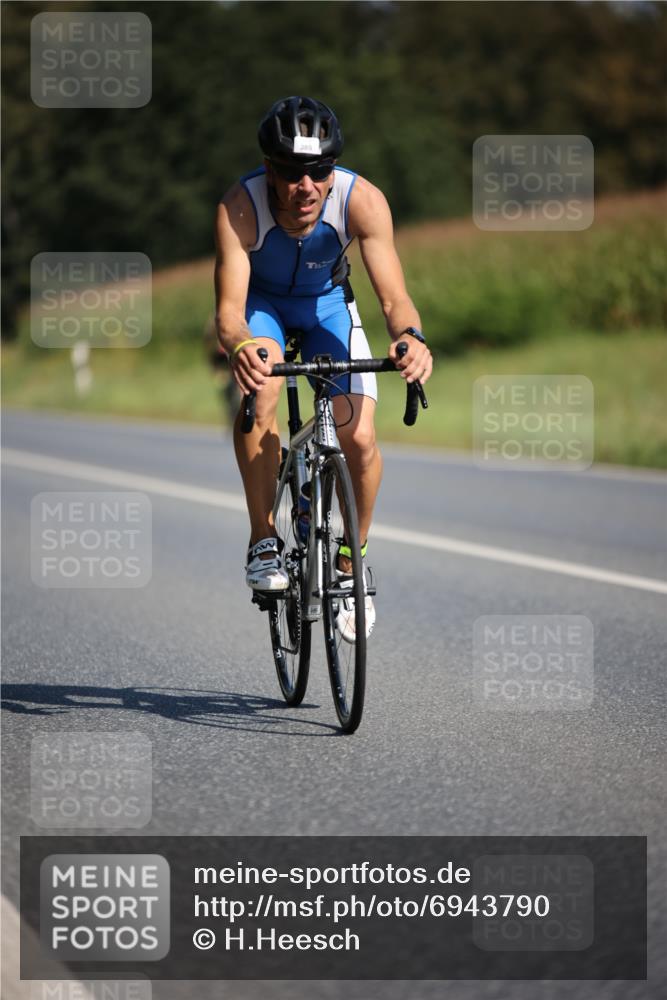 01.09.2024 - 17. Tribühne Triathlon H.Heesch http://msf.ph/oto/6943790 01.09.2024 11:34:35 Radfahren 348, 385, 387, 546 meine-sportfotos.de