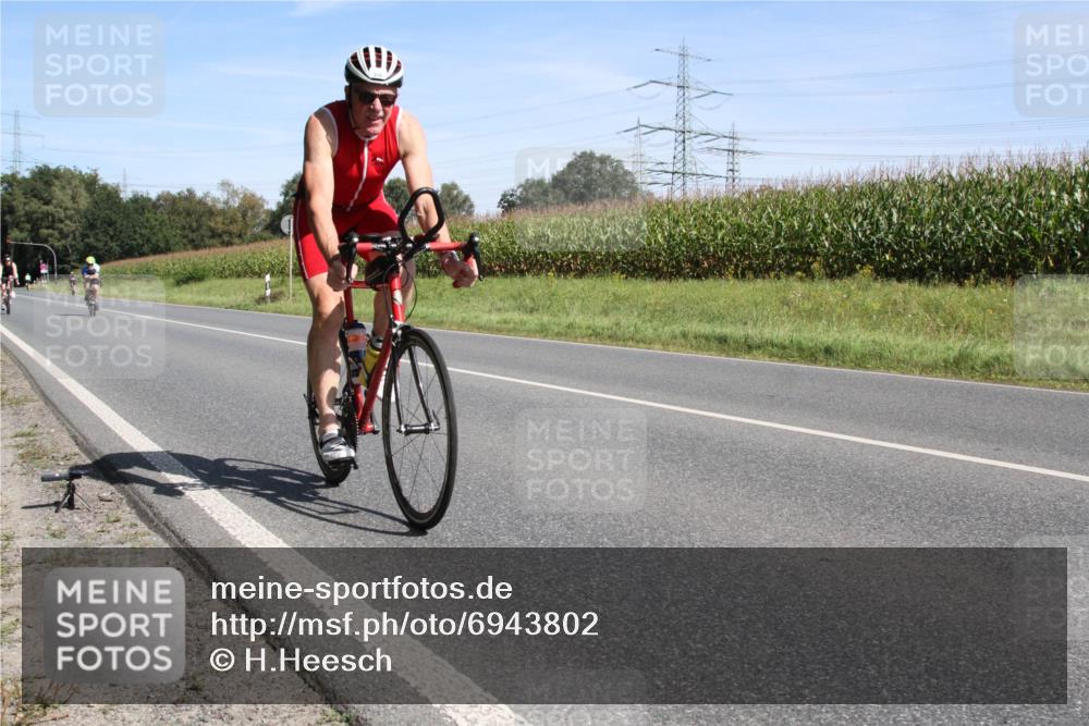 01.09.2024 - 17. Tribühne Triathlon H.Heesch http://msf.ph/oto/6943802 01.09.2024 11:40:31 Radfahren 363, 378, 487 meine-sportfotos.de