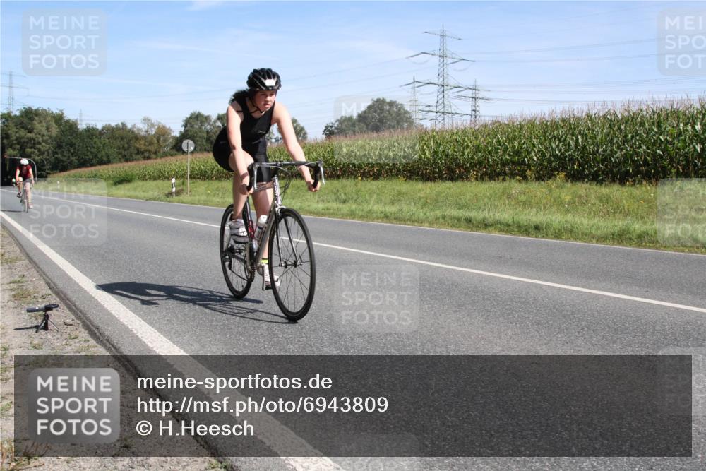 01.09.2024 - 17. Tribühne Triathlon H.Heesch http://msf.ph/oto/6943809 01.09.2024 11:40:35 Radfahren 363, 378, 420, 487 meine-sportfotos.de
