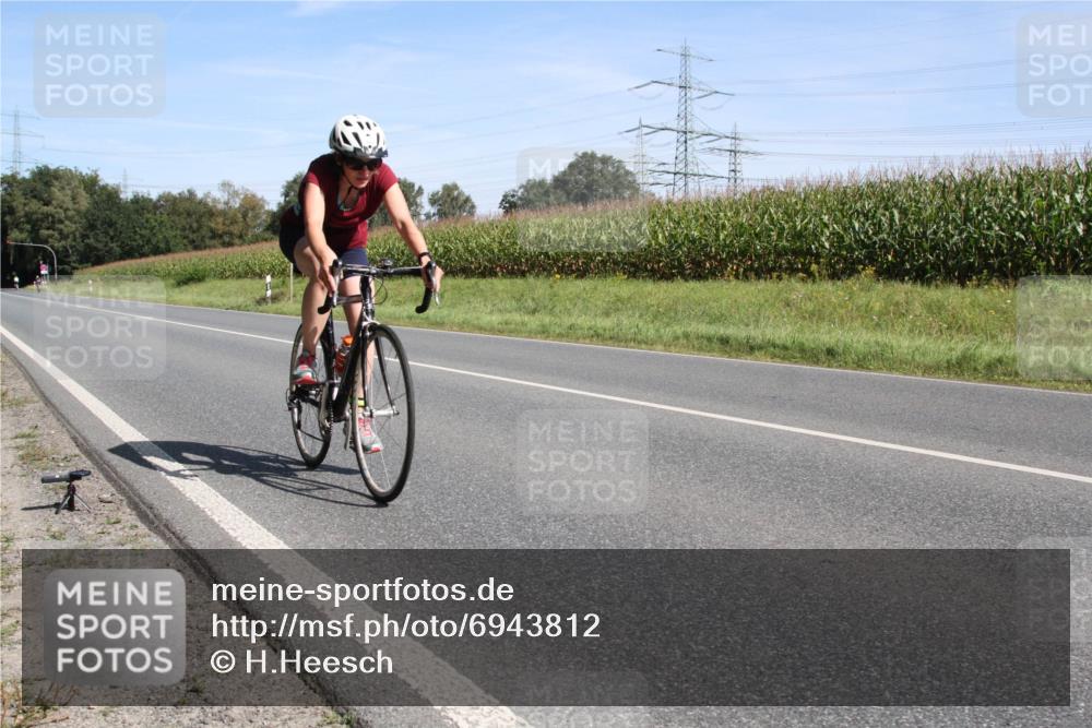 01.09.2024 - 17. Tribühne Triathlon H.Heesch http://msf.ph/oto/6943812 01.09.2024 11:40:37 Radfahren 363, 420, 487 meine-sportfotos.de