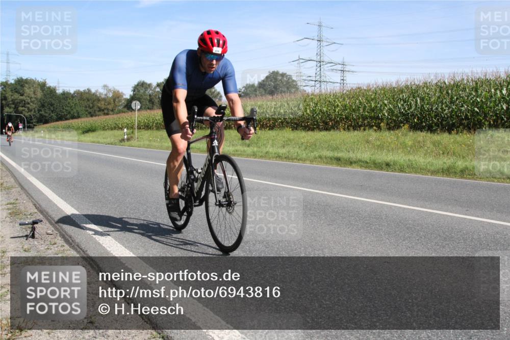 01.09.2024 - 17. Tribühne Triathlon H.Heesch http://msf.ph/oto/6943816 01.09.2024 11:40:43 Radfahren 313, 479 meine-sportfotos.de