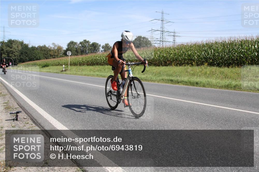 01.09.2024 - 17. Tribühne Triathlon H.Heesch http://msf.ph/oto/6943819 01.09.2024 11:40:47 Radfahren 313, 349, 479 meine-sportfotos.de