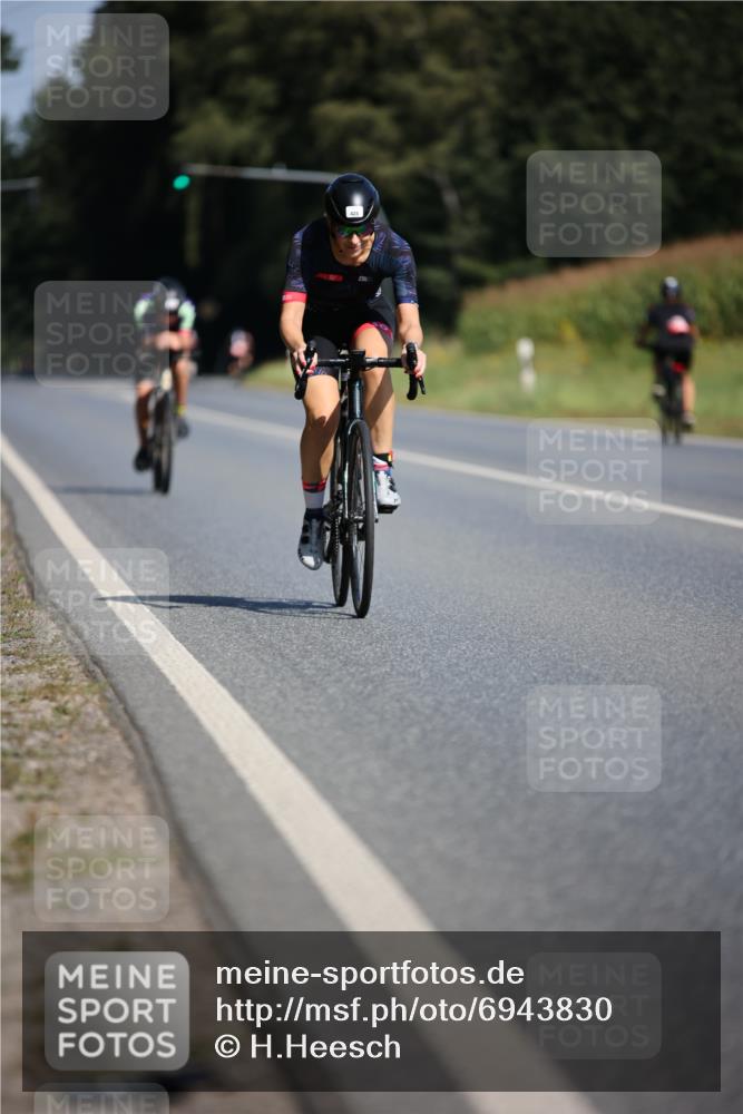 01.09.2024 - 17. Tribühne Triathlon H.Heesch http://msf.ph/oto/6943830 01.09.2024 11:34:46 Radfahren 308, 322, 428, 521 meine-sportfotos.de
