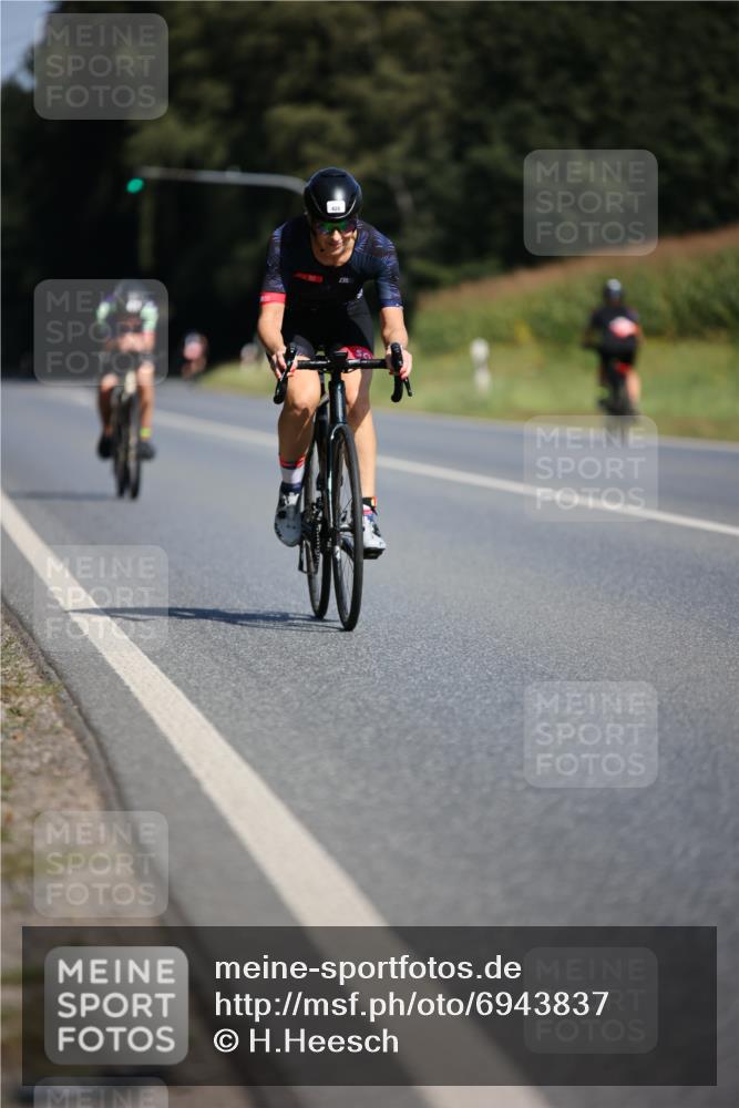 01.09.2024 - 17. Tribühne Triathlon H.Heesch http://msf.ph/oto/6943837 01.09.2024 11:34:47 Radfahren 308, 322, 428, 521 meine-sportfotos.de