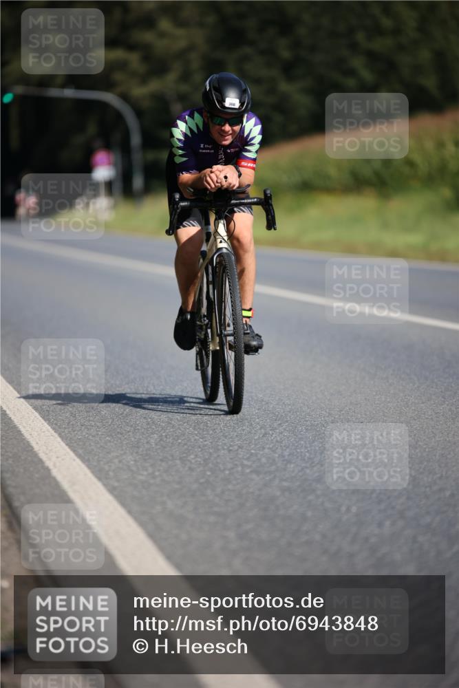 01.09.2024 - 17. Tribühne Triathlon H.Heesch http://msf.ph/oto/6943848 01.09.2024 11:34:49 Radfahren 308, 322, 428, 521 meine-sportfotos.de