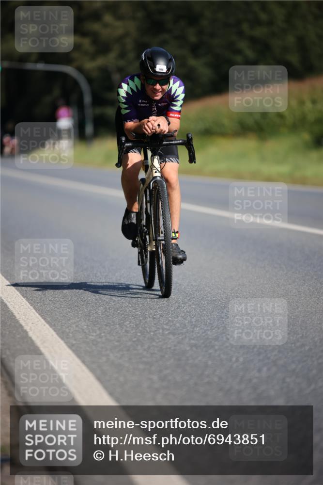 01.09.2024 - 17. Tribühne Triathlon H.Heesch http://msf.ph/oto/6943851 01.09.2024 11:34:49 Radfahren 308, 322, 428, 521 meine-sportfotos.de
