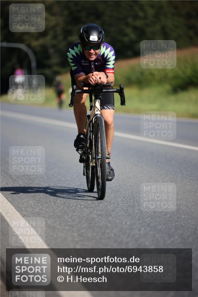 01.09.2024 - 17. Tribühne Triathlon H.Heesch http://msf.ph/oto/6943858 01.09.2024 11:34:49 Radfahren 308, 322, 428, 521 meine-sportfotos.de